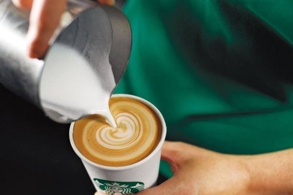 Starbucks (mat.pras.) Sieciowa kawa już nie na topie? Akcje Starbucksa mocno spadały