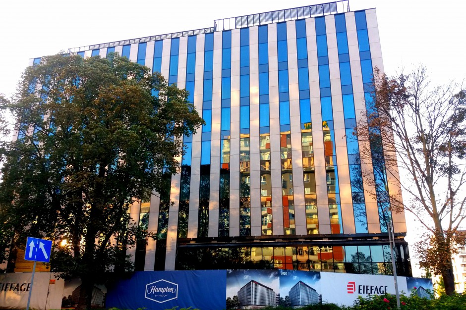 fot.mat.pras. Hampton by Hilton Mokotów w pełnych kształtach