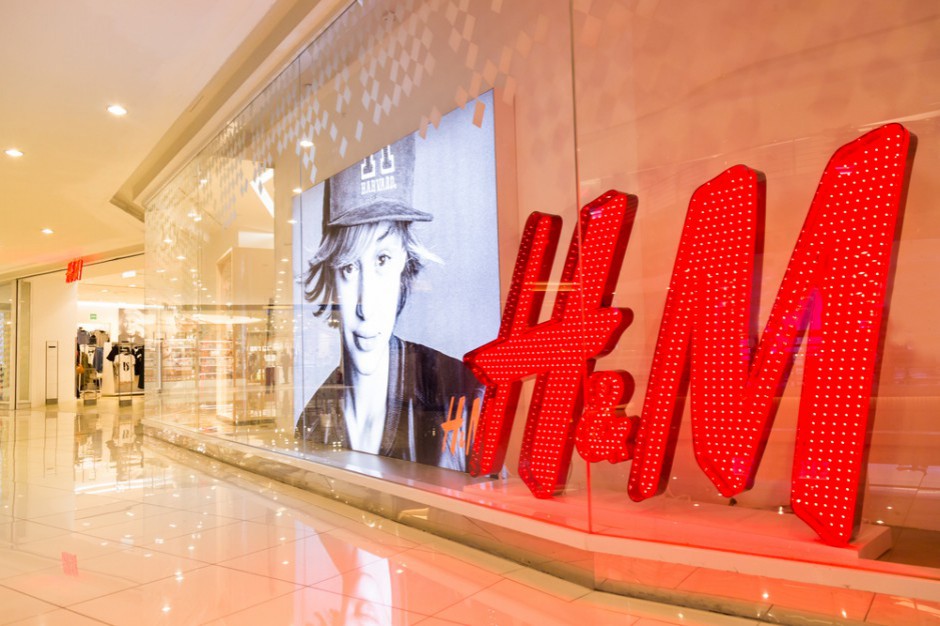 H&M, fot. Shutterstock Moda poszła z dymem. H&M pali tony ubrań