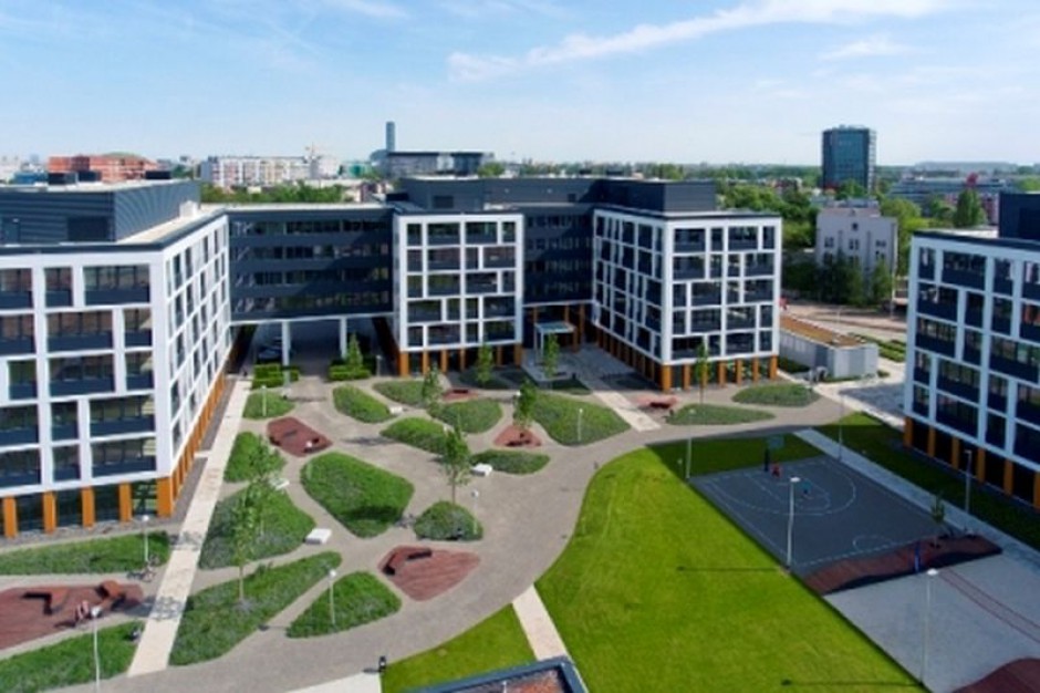 Business Garden Wrocławski Business Garden z zielonym ogrodem