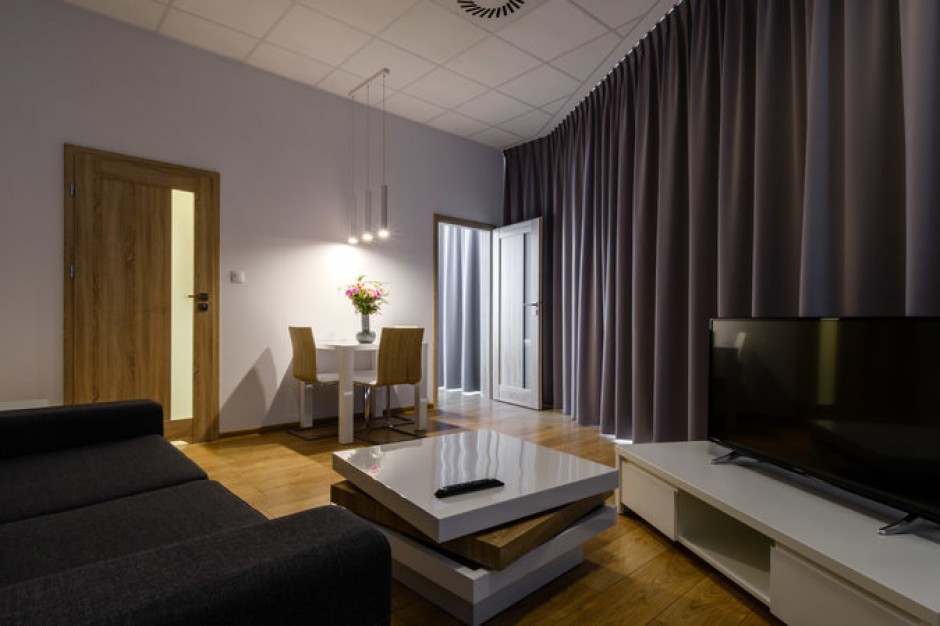 Varsovia Apartamenty Jerozolimskie Pięć zalet wynajmu apartamentu na długie wyjazdy służbowe