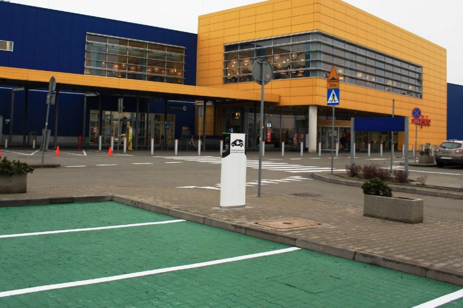 stacja ładowania samochodów elektrycznych IKEA Od Lublina po Kraków. Ikea stawia stacje ładowania samochodów elektrycznych
