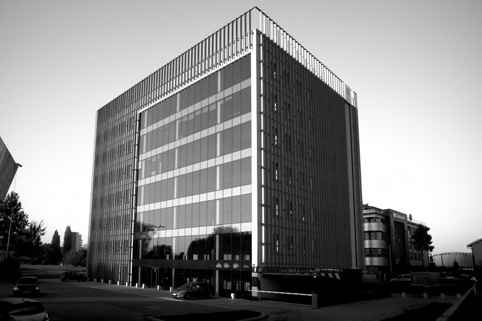 Nowy budynek realizowany przez Grupę Havre będzie nawiązywał do bryły sąsiadującego G.O. Center (na zdjęciu). Nowoczesny i dla konkretnego najemcy. Havre przygotowuje nowy biurowiec w Krakowie