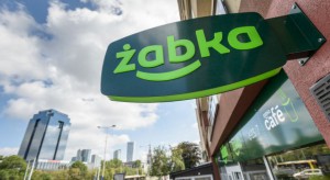 Żabka gotowa na wakacje. Otwiera sklepy sezonowe nad morzem