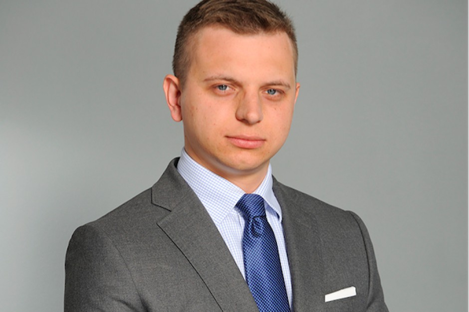 Michał Urbański, adwokat w Zespole Nieruchomości w kancelarii Jara Drapała & Partners. Aparthotele - własność odrębnych lokali. Wyjaśniamy wątpliwości