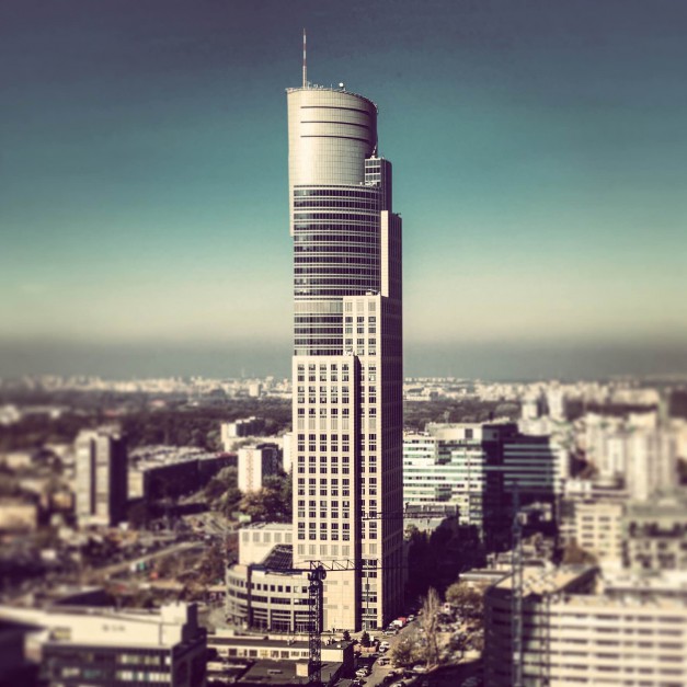 Warsaw Trade Tower Trzyma Fason - Biura