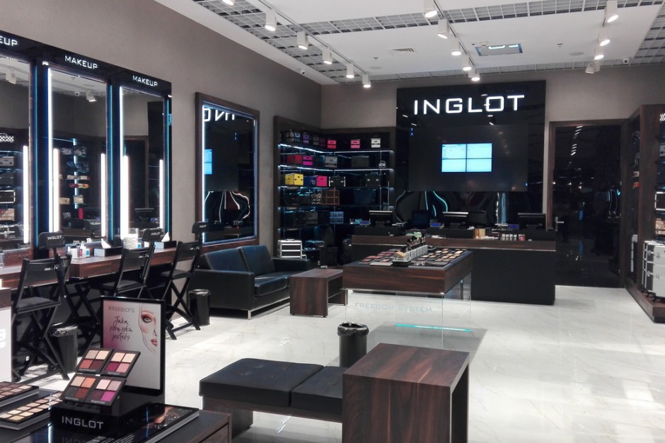 (mat.pras.) Nowy salon, nowy image. Inglot zadbał o każdy detal