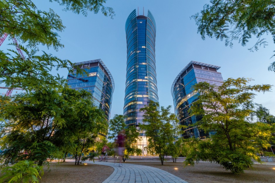 fot. mat. pras. Warsaw Spire wita wiosnę
