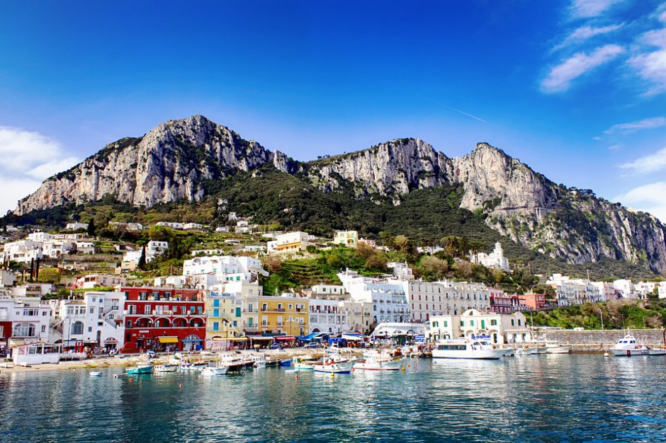 Capri, Pixabay Tłumy turystów na Capri, burmistrz prosi policję o pomoc