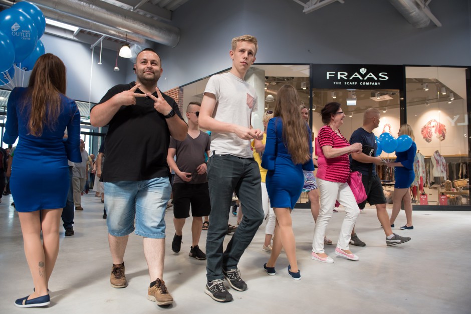 Fot. mat. pras. Tłumy na otwarciu Smart Outlet Center w Bydgoszczy