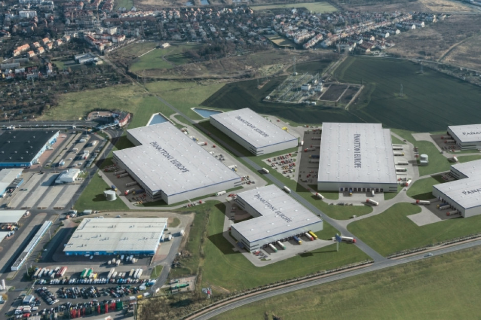 Fot. mat. pras. 2 mln mkw. magazynów w budowie