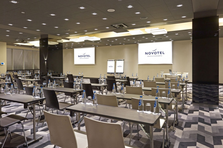 Novotel Warszawa Centrum. Messi na współlokatora w hotelu
