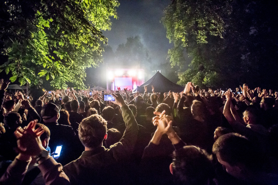 Koncert w parku Starego Browaru fot. J. Wittchen Wyjątkowe urodziny w Starym Browarze