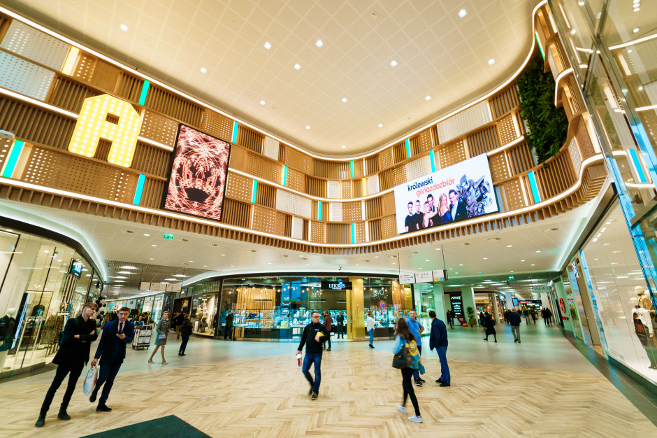 Atrium Targówek (mat.pras.) Unikatowa fasada, nowa aleja modowa i markowe debiuty - tak zmieniło się Atrium Targówek