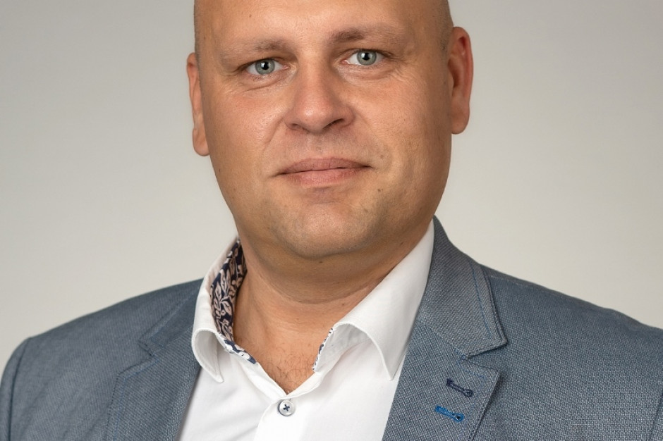 Piotr Wałdowski (mat.pras.) Z H&M do OEX