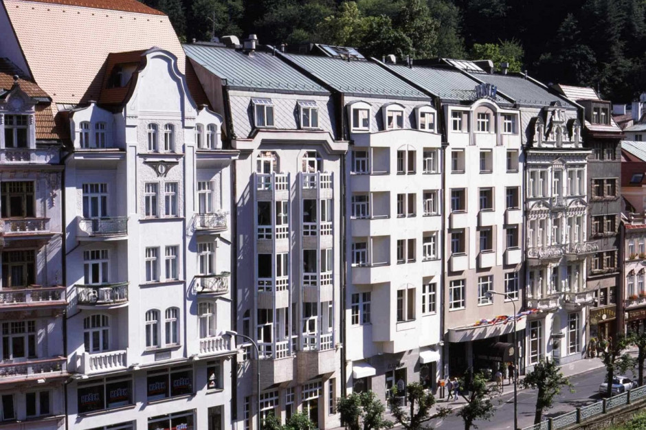 mat.pras. Warimpex i Raiffeisen-Leasing sprzedają czterogwiazdkowy hotel