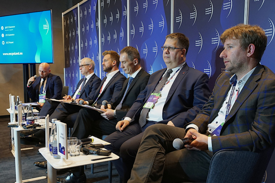 Prelegenci sesji "Nowoczesna logistyka i magazyny" podczas Europejskiego Kongresu Gospodarczego 2019