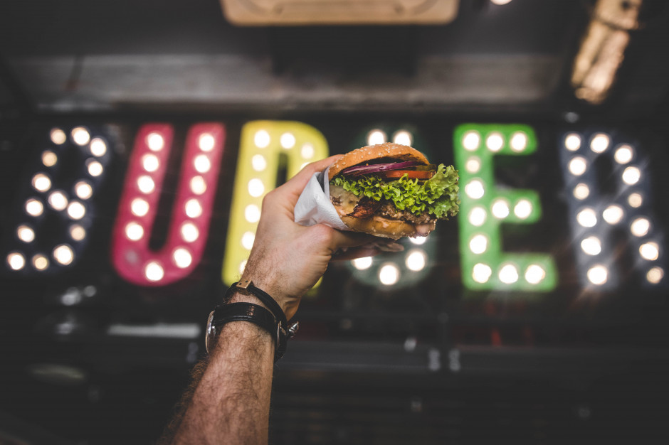 Fot. Mat. prasowe Real Food z markami Bobby Burger i Wegeguru. Teraz crowdfunding, potem giełda
