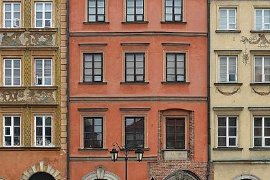 Kamienica Balcerowska (Winklerowska) w Warszawie, wejście do ML, fot. Adrian Grycuk, Wikipedia