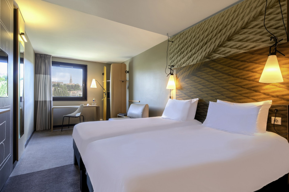 mat. pras. Hotel na wzgórzu w nowej odsłonie. Marki Mercure i ibis w jednym miejscu