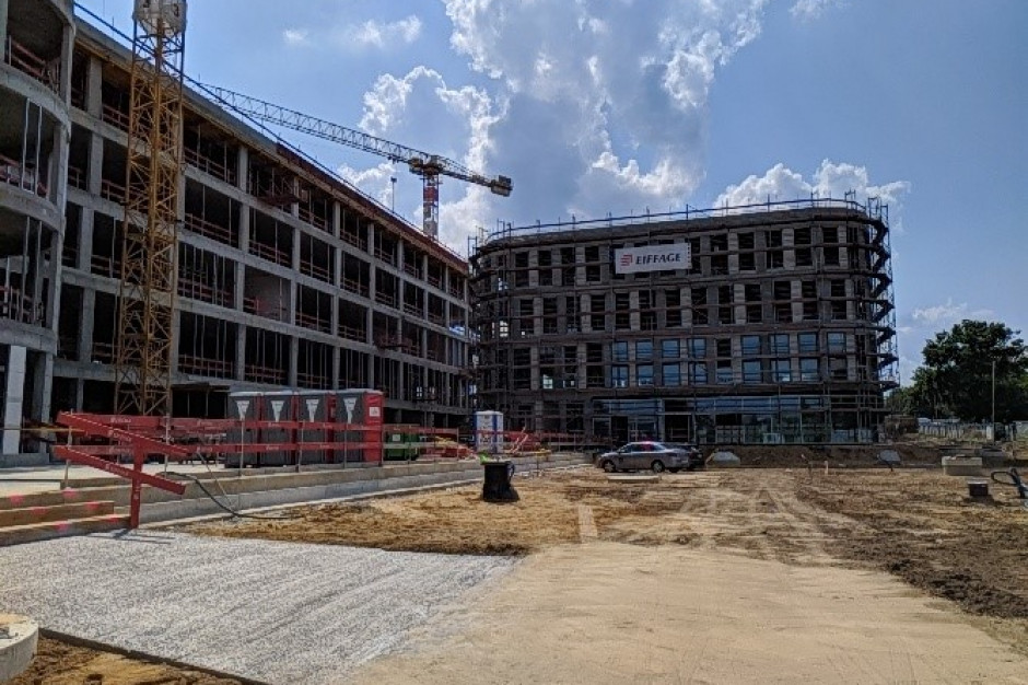 mat. pras. Wiecha na budynku DL Center Point Katowice II