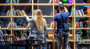 Biblioteka w centrum handlowym? Nowy odbiorca oczekuje czegoś więcej niż sam handel
