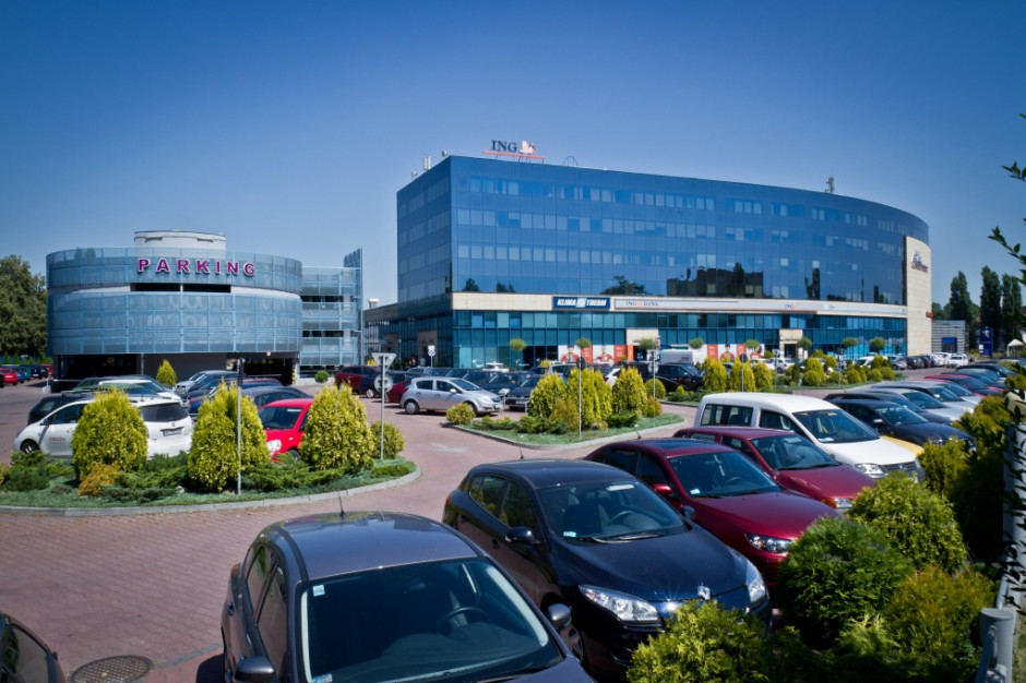 mat.pras. Azbud Office Center skusił bankowców