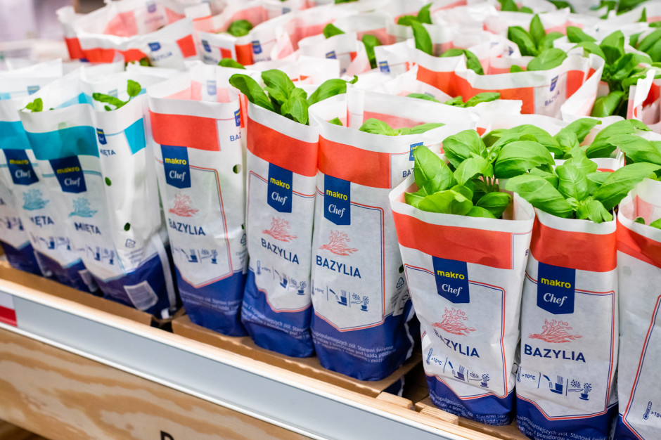 mat. pras. Makro Polska ogranicza zużycie plastiku