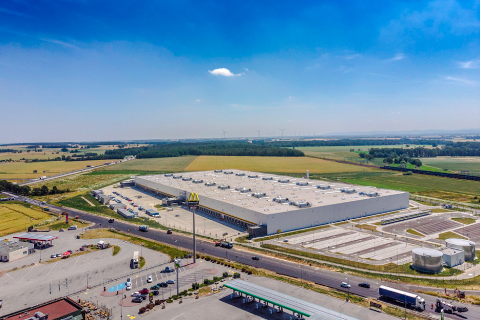 mat.pras. Dwa centra dystrybucyjne w chińskim portfelu. To rekordowa transakcja na rynku