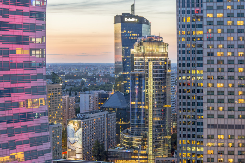 mat. pras. Polska Izba Ubezpieczeń na dłużej w Spektrum Tower