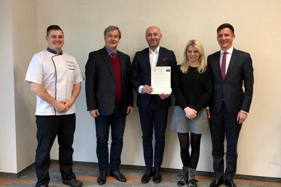 Grupa Louvre Hotels do swoich działań strategicznych dołożyła współpracę ze szkołami o profilu hotelarskim i gastronomicznym. mat.pras. Metropolo by Golden Tulip i krakowska szkoła ze wspólnym przedsięwzięciem