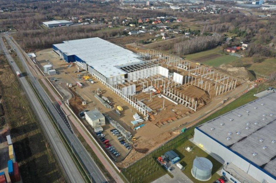mat.pras. Żabka wchodzi do magazynów Panattoni