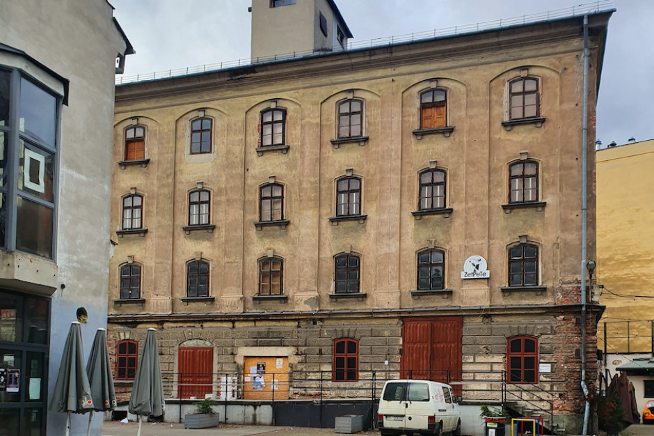 Kompleks rozrywkowo gastronomiczny Dolne Młyny Do Dolnych Młynów wrócą problemy sprzed pandemii?