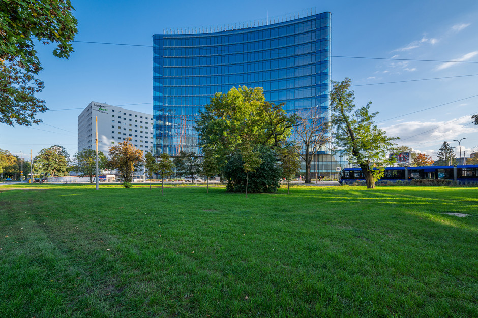 Biurowiec Carbon Tower we Wrocławiu Arcadis wynajmuje od Cavatiny