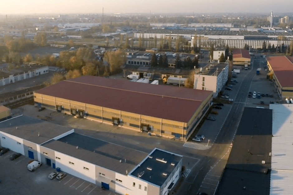 Techniczna Industrial Park w Piasecznie Cromwell sprzedaje magazyn w Piasecznie