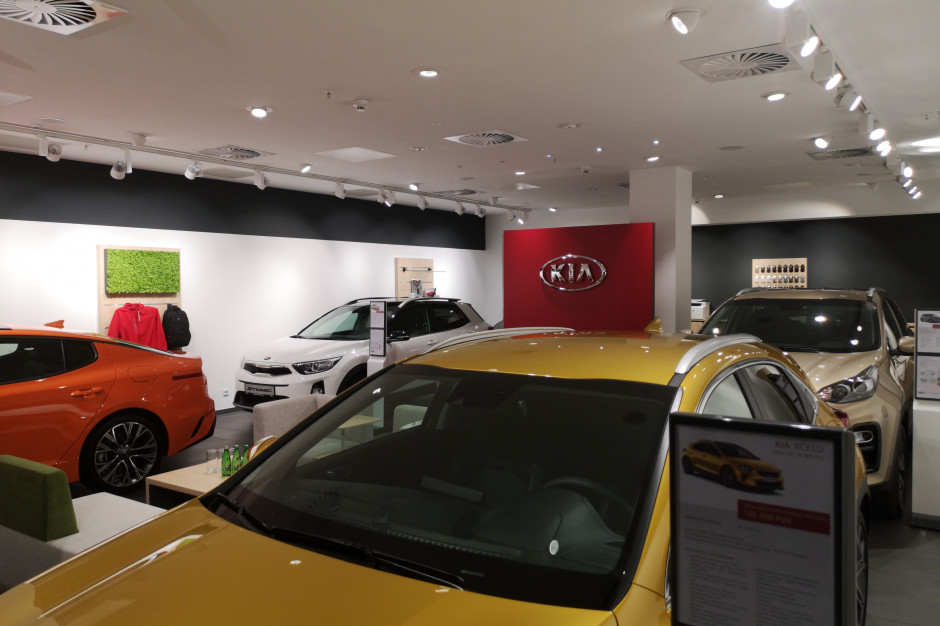 Salon Kia w Zielonych Arkadach, fot. materiały prasowe Takiego najemcy jeszcze tu nie było. Zielone Arkady z salonem samochodowym