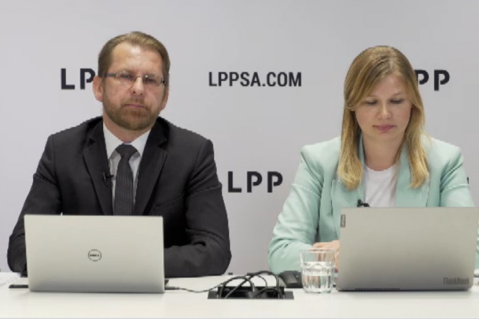 Przemysław Lutkiewicz, wiceprezes zarządu LPP i Anna Miazga, ekspertka ds. zrównoważonego rozwoju w LPP LPP: Dopuszczamy ryzyko, że nie wszystkie salony zostaną otwarte