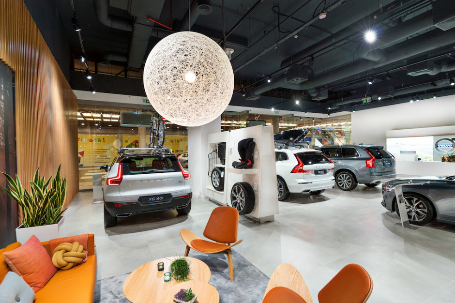 Showroom Volvo Firma Karlik w Starym Browarze Stary Browar z unikalnym konceptem inspirowanym skandynawskim stylem
