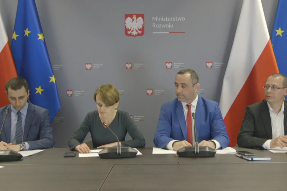 Jadwiga Emilewicz podczas wideochatu z branżą turystyczną Emilewicz o bonach: To wsparcie, jakiego branża turystyczna jeszcze nie miała