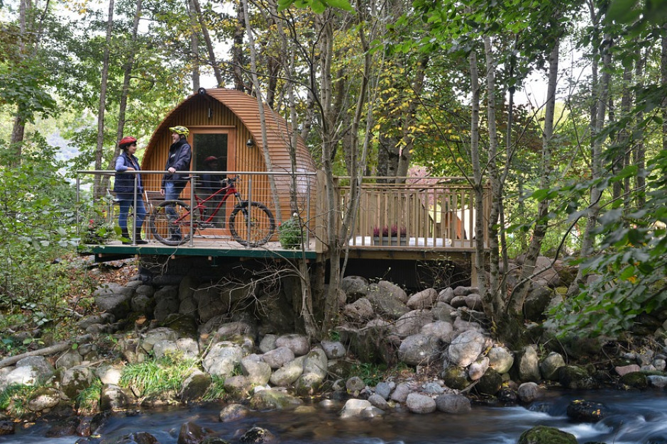 Glamping to połączenie "glamour" z "camping" i właśnie zdobywa Europę. fot. Pixabay W czasie pandemii urlop na glampingu