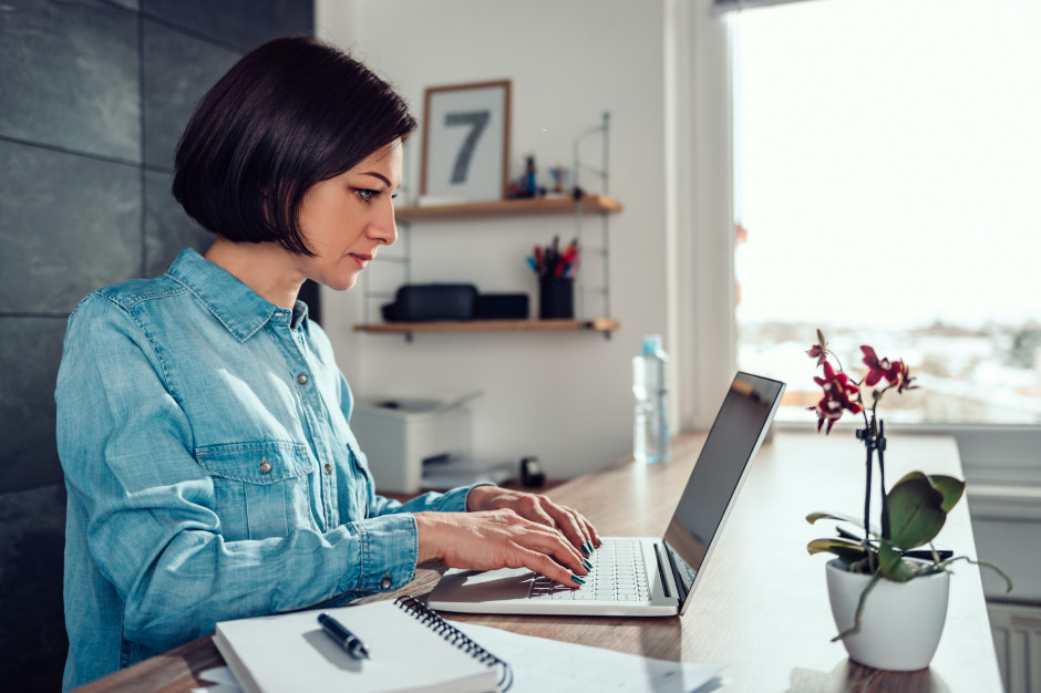 Fot. Shutterstock Ponad połowa Polaków chce pracy zdalnej. Wśród Hiszpanów ponad 80 proc.