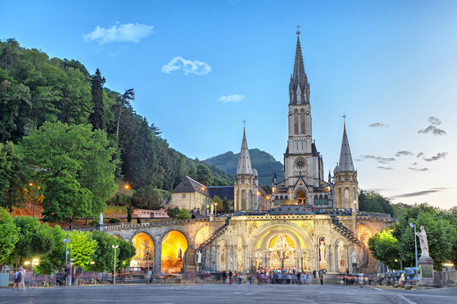 Lourdes, fot. Shutterstock, Sergey Dzyuba Restauratorzy i hotelarze w Lourdes w ciężkiej sytuacji