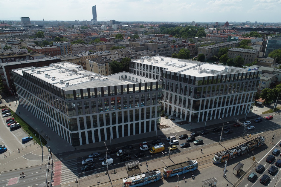 Biurowiec City Forum Drugi biurowiec City Forum z pozwoleniem na użytkowanie