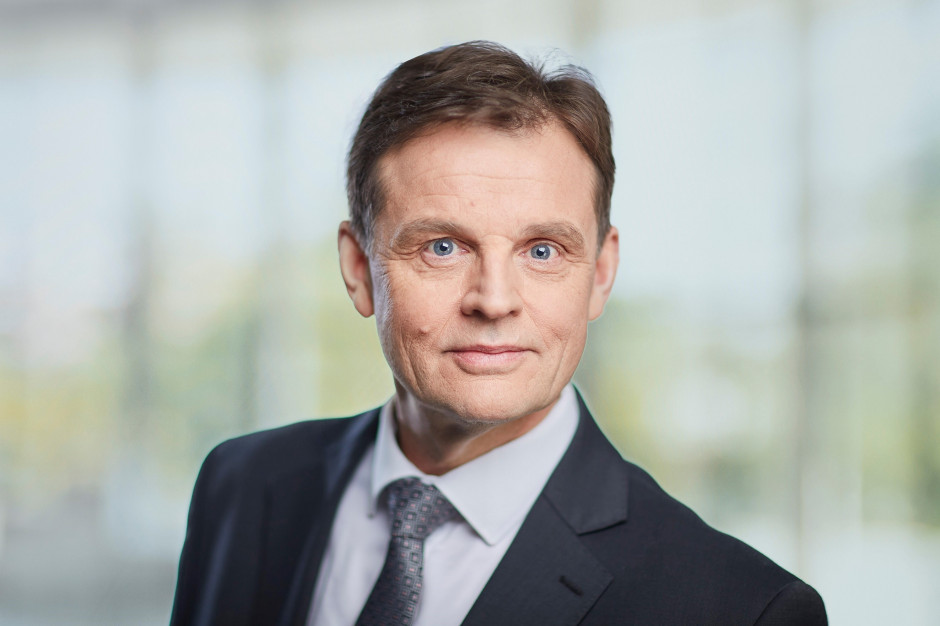 John Palmer, dyrektor zespołu doradztwa inwestycyjnego w sektorze nieruchomości magazynowych i przemysłowych, Savills Polska Inwestorzy odwracają się od centrów handlowych. Magazyny dają lepiej zarobić