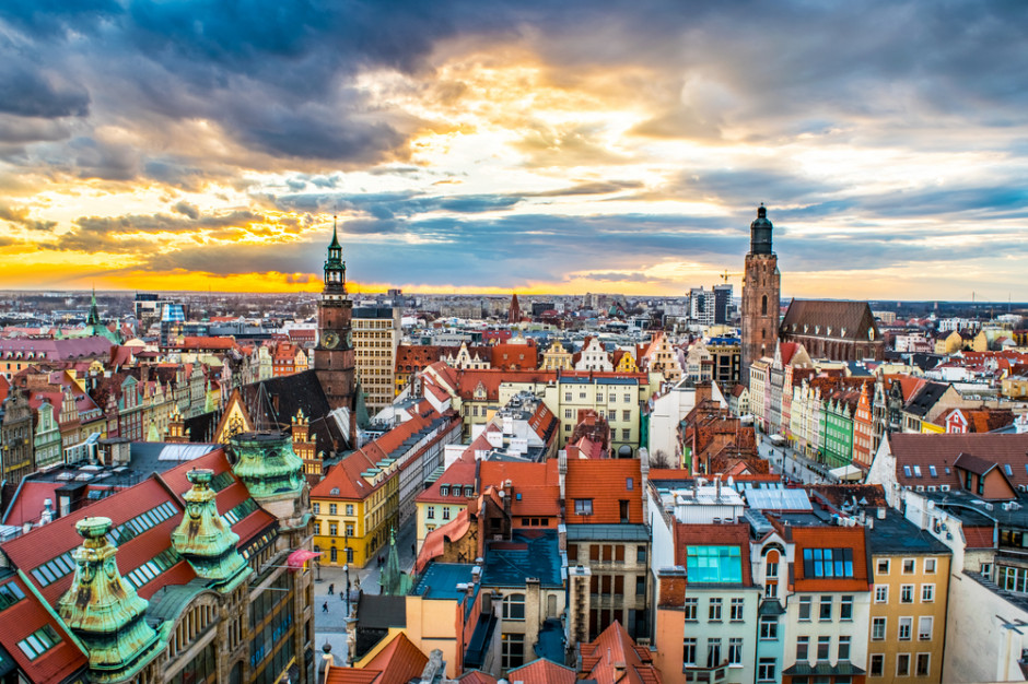 fot. Shutterstock KGHM sprzedaje dużą działkę pod biurowiec w centrum Wrocławia
