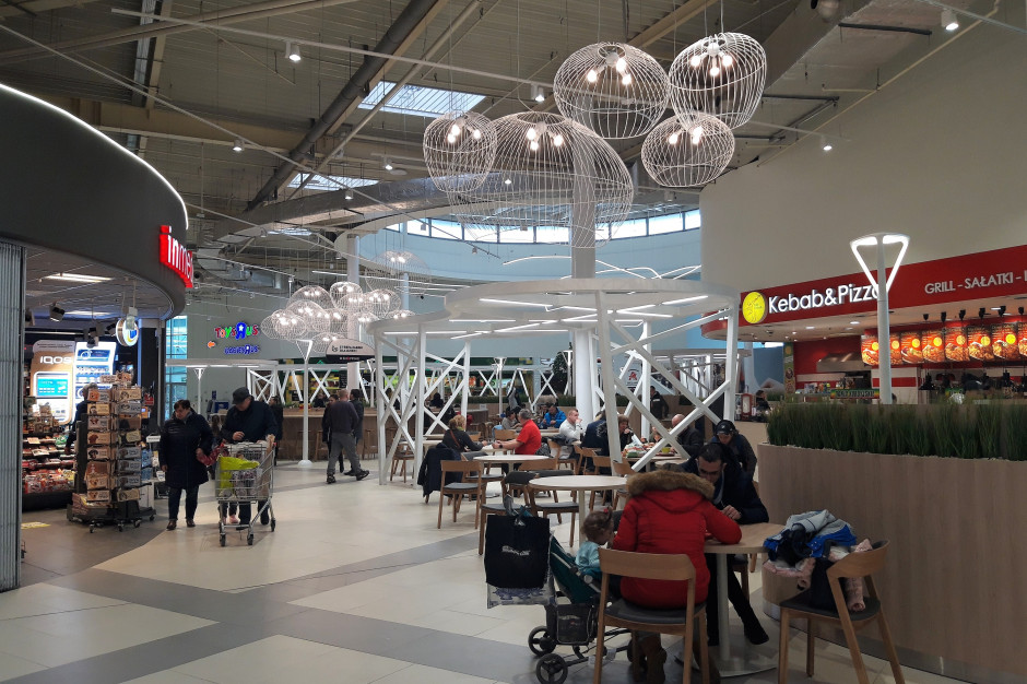 Strefa restauracyjna CH Auchan Bielany, mat.pras. CH Auchan Bielany z certyfikatem