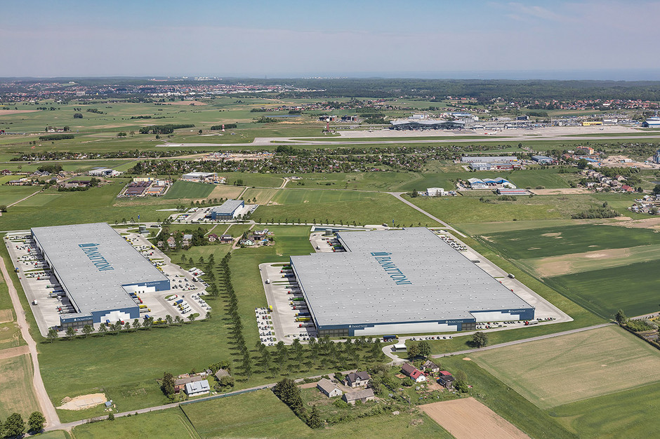 Blisko 15 500 m kw. powierzchni magazynowej i cross-dockowej dla PEKAES w Gdańsku