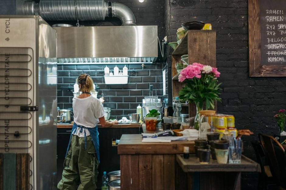 fot. Echo Investment Prowadzi 10 autorskich restauracji, teraz otwiera kolejną. Nowy lokal Linh Nguyen w Browarach Warszawskich