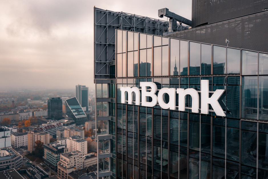 Pod koniec 2021 r. dowiedzieliśmy się, że mBank wynajął 45,6 tys. mkw. powierzchni biurowej w kompleksie Mennica Legacy Tower w Warszawie.