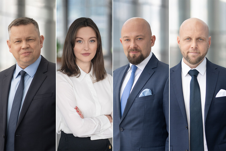 Od lewej: Piotr Kaszyński, Iga Kraśniewska, Artur Sutor i Tom Listowski, eksperci Cresa Polska 2021 powinien przynieść poprawę nastrojów na rynku nieruchomości komercyjnych